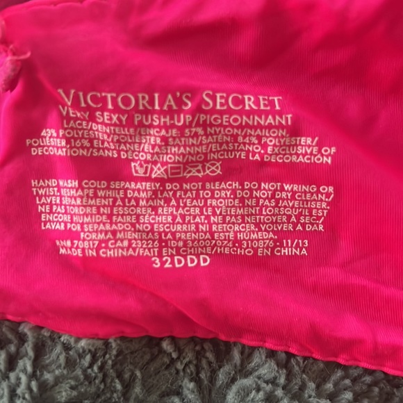 Victoria’s Secret Very Sexy Push Up - Picture 4 of 5